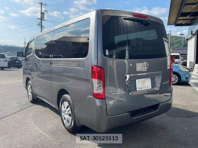 Nissan NV350 Caravan 2017-09 8131753-23