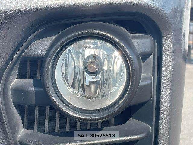 Nissan NV350 Caravan 2017-09 8131753-26