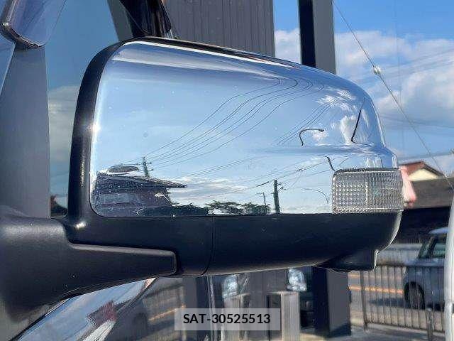 Nissan NV350 Caravan 2017-09 8131753-28