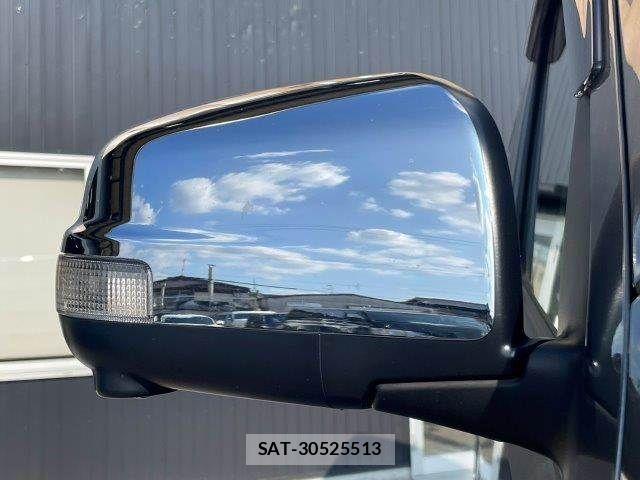 Nissan NV350 Caravan 2017-09 8131753-29