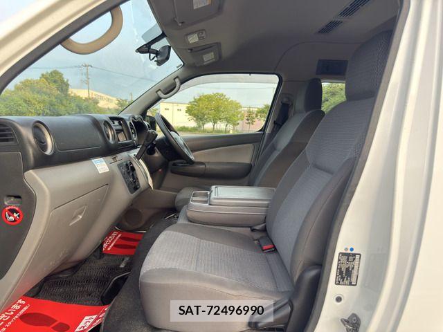 Nissan NV350 Caravan 2014-06 8146377-9