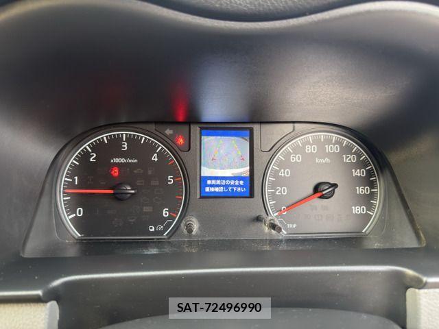 Nissan NV350 Caravan 2014-06 8146377-11