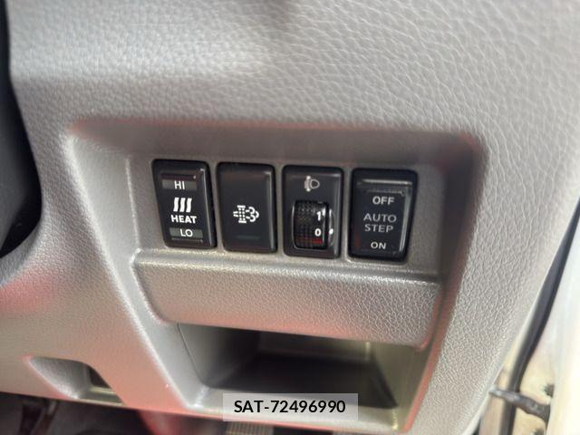 Nissan NV350 Caravan 2014-06 8146377-13