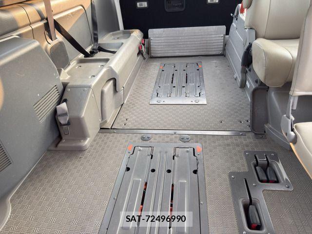 Nissan NV350 Caravan 2014-06 8146377-17