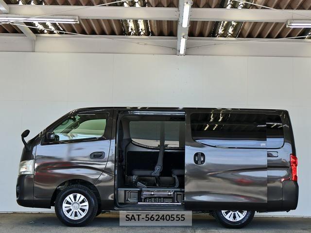 Nissan NV350 Caravan 2015-12 8158953-11