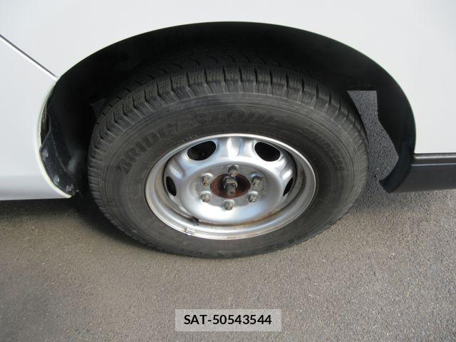 Nissan NV350 Caravan 2020-03 8209370-13