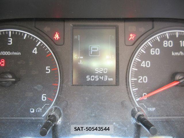 Nissan NV350 Caravan 2020-03 8209370-3