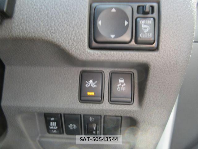 Nissan NV350 Caravan 2020-03 8209370-4