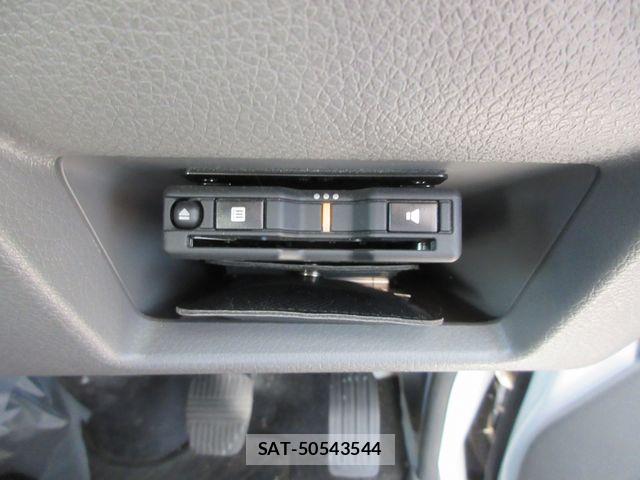 Nissan NV350 Caravan 2020-03 8209370-5