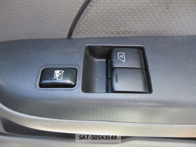 Nissan NV350 Caravan 2020-03 8209370-6