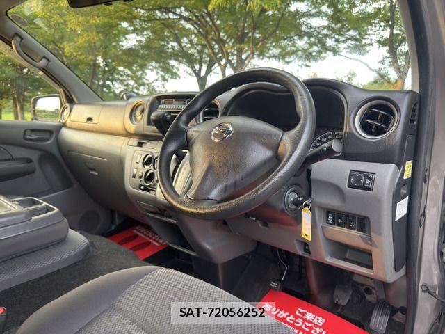 Nissan NV350 Caravan 2013-02 8209371-10