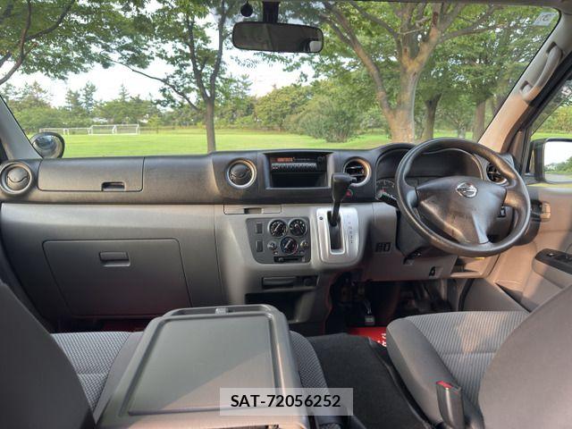 Nissan NV350 Caravan 2013-02 8209371-11