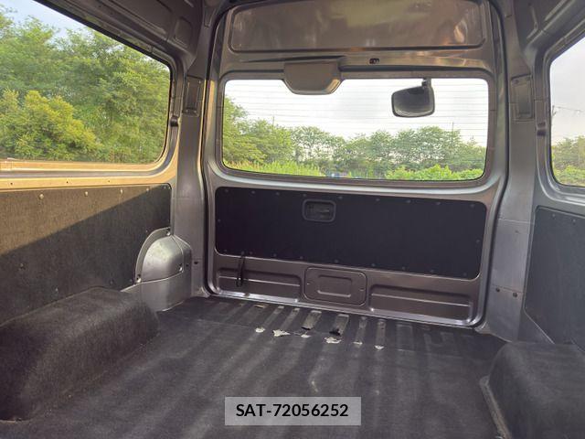 Nissan NV350 Caravan 2013-02 8209371-17