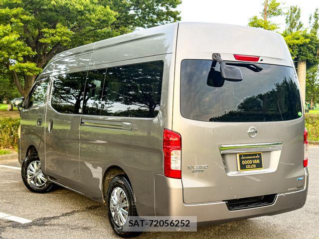 Nissan NV350 Caravan 2013-02 8209371-1