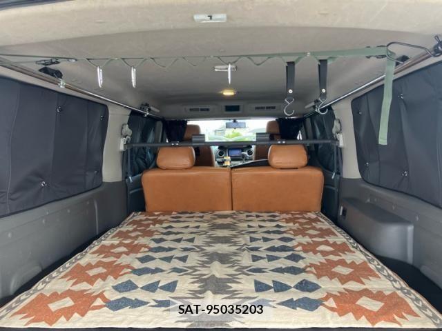 Nissan NV350 Caravan 2017-06 8231177-17