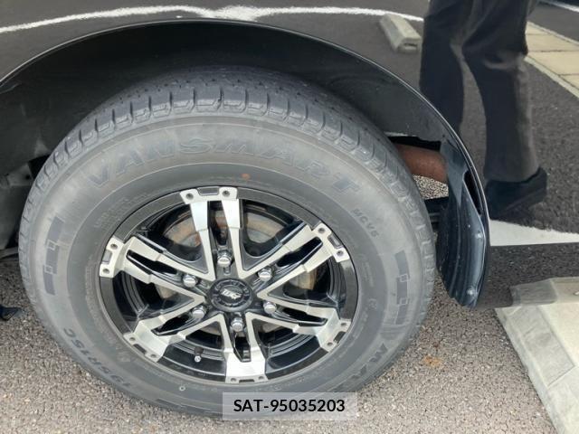 Nissan NV350 Caravan 2017-06 8231177-5