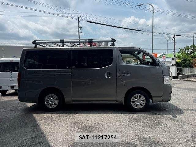 Nissan NV350 Caravan 2013-04 8246246-14