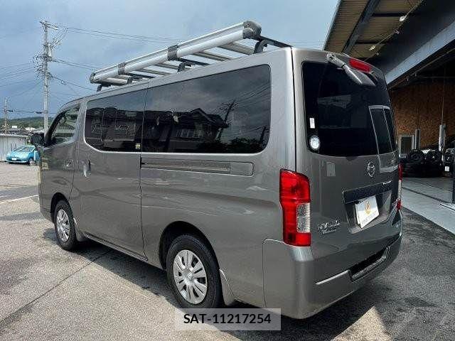 Nissan NV350 Caravan 2013-04 8246246-17