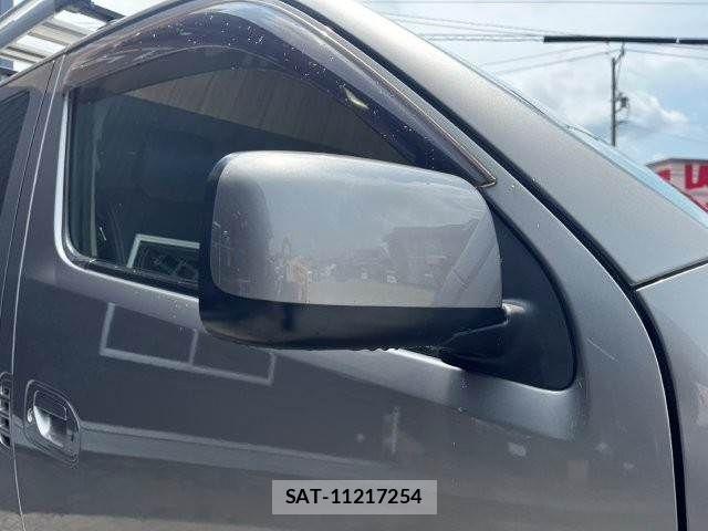 Nissan NV350 Caravan 2013-04 8246246-23
