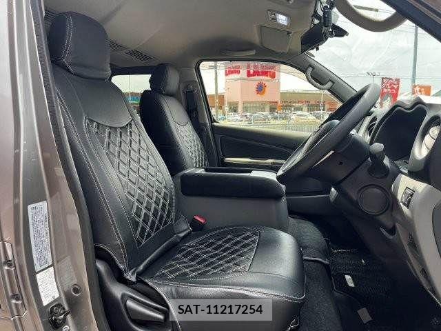 Nissan NV350 Caravan 2013-04 8246246-5