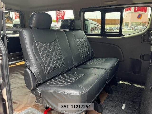 Nissan NV350 Caravan 2013-04 8246246-6