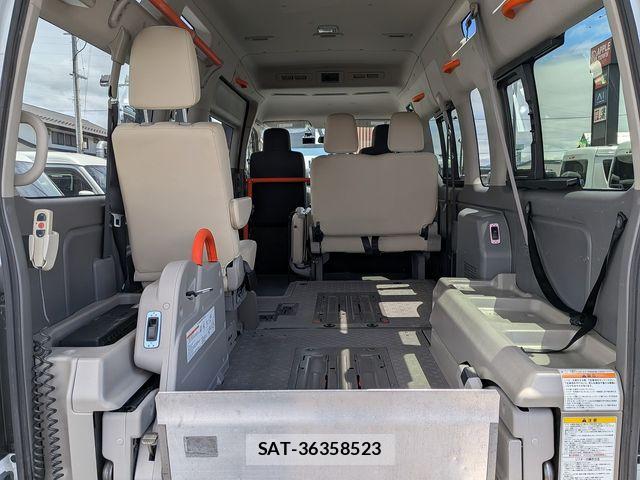 Nissan NV350 Caravan 2020-04 8316185-10