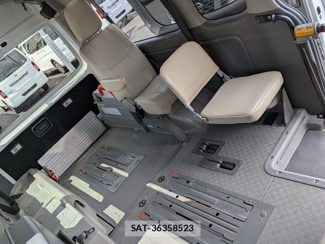 Nissan NV350 Caravan 2020-04 8316185-15
