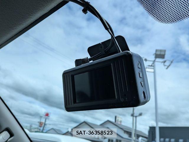 Nissan NV350 Caravan 2020-04 8316185-22