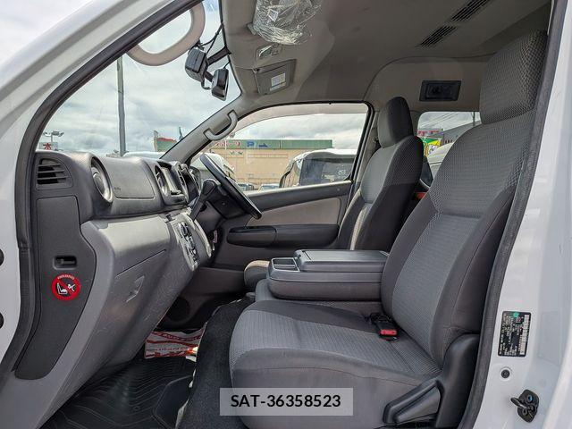 Nissan NV350 Caravan 2020-04 8316185-29