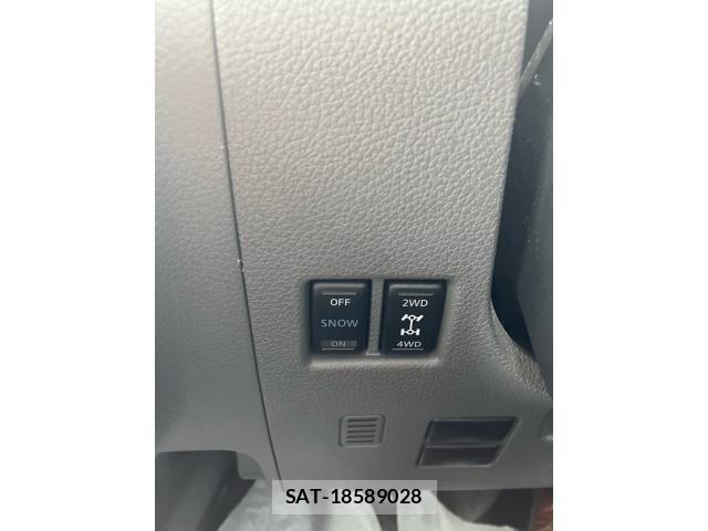 Nissan NV350 Caravan 2017-09 8316191-17