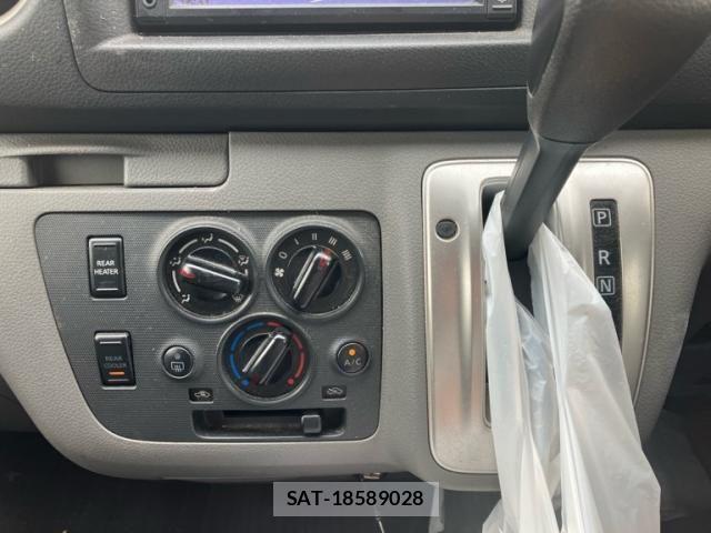 Nissan NV350 Caravan 2017-09 8316191-19