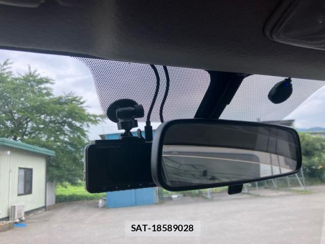 Nissan NV350 Caravan 2017-09 8316191-23