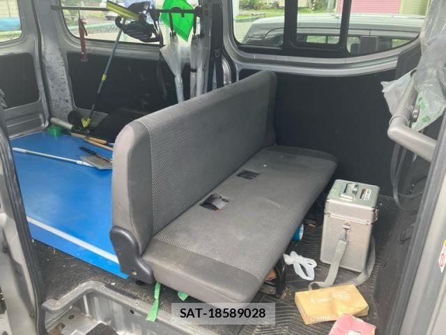 Nissan NV350 Caravan 2017-09 8316191-24