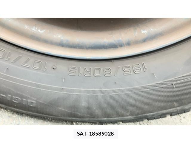 Nissan NV350 Caravan 2017-09 8316191-28