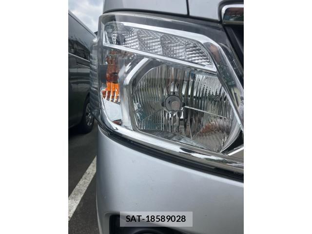Nissan NV350 Caravan 2017-09 8316191-4