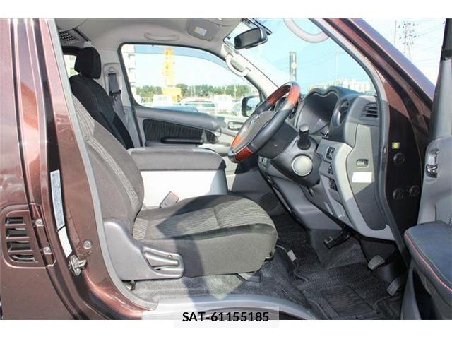 Nissan NV350 Caravan 2018-05 8337265-15