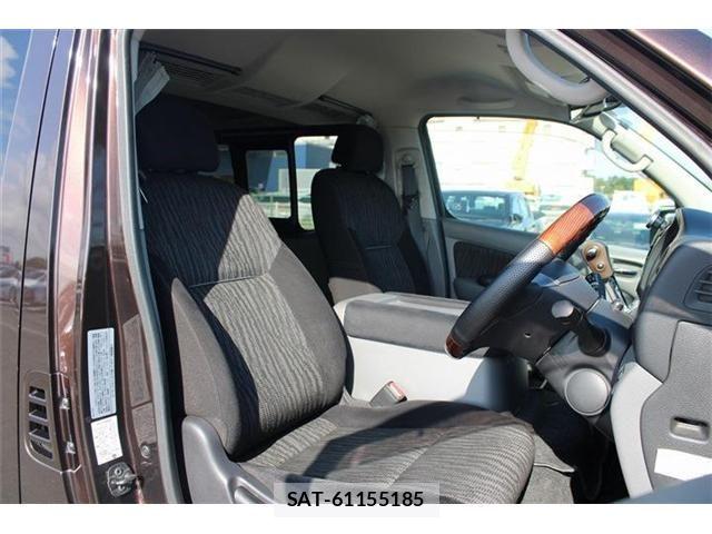 Nissan NV350 Caravan 2018-05 8337265-16