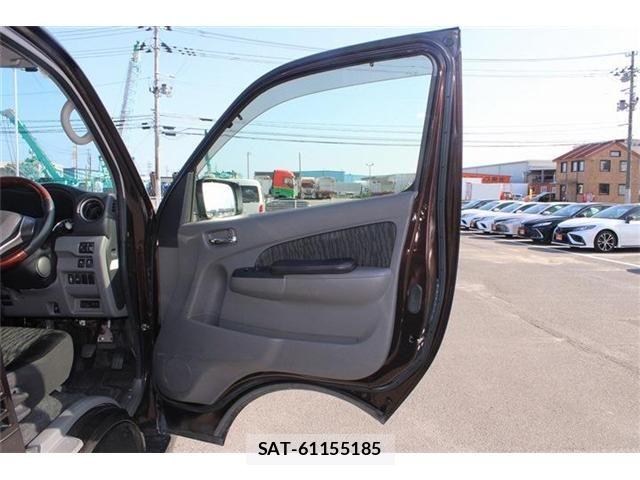 Nissan NV350 Caravan 2018-05 8337265-17