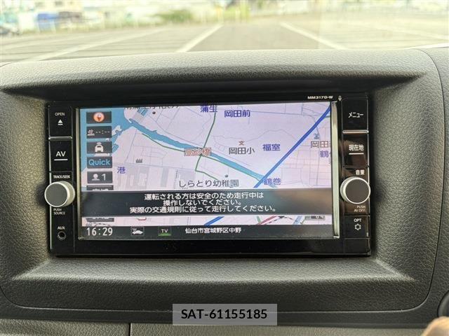 Nissan NV350 Caravan 2018-05 8337265-1