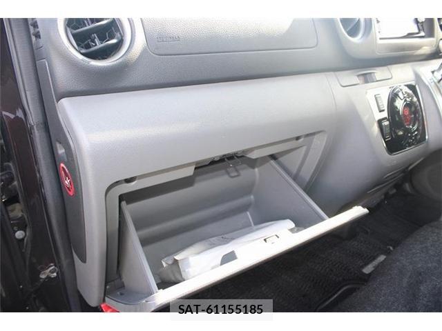 Nissan NV350 Caravan 2018-05 8337265-27