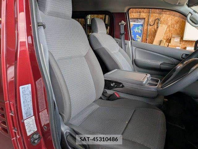 Nissan NV350 Caravan 2018-01 8337268-8