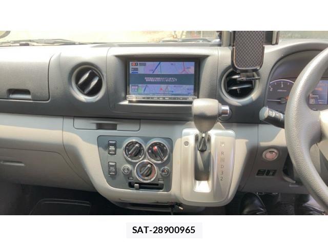 Nissan NV350 Caravan 2015-11 8337272-18