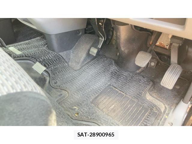 Nissan NV350 Caravan 2015-11 8337272-20