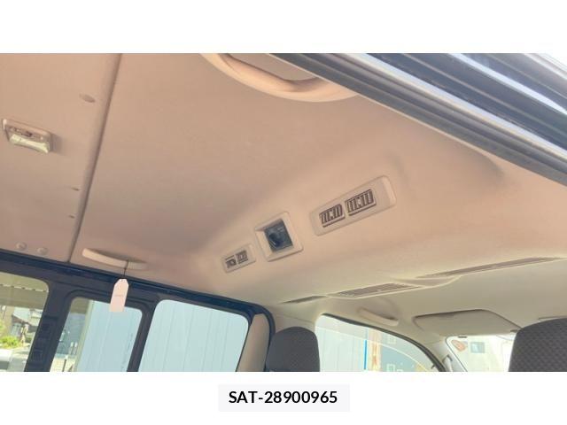 Nissan NV350 Caravan 2015-11 8337272-23