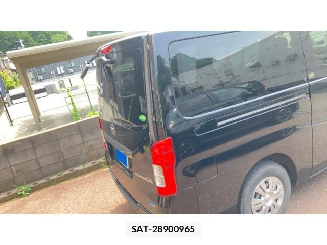 Nissan NV350 Caravan 2015-11 8337272-3