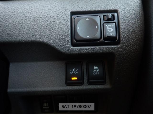 Nissan NV350 Caravan 2021-07 8337269-14