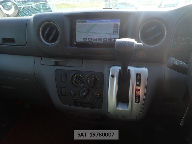 Nissan NV350 Caravan 2021-07 8337269-17