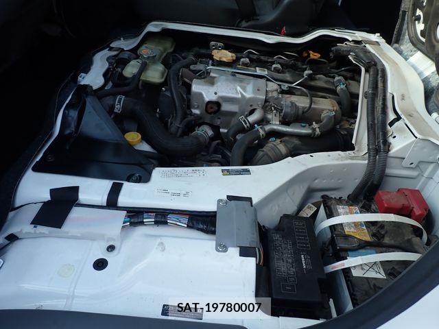 Nissan NV350 Caravan 2021-07 8337269-23