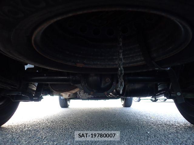 Nissan NV350 Caravan 2021-07 8337269-24