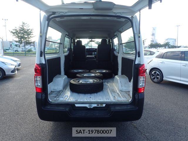 Nissan NV350 Caravan 2021-07 8337269-25